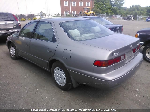 4T1BG22K4WU251471 - 1998 TOYOTA CAMRY CE/LE/XLE GRAY photo 3