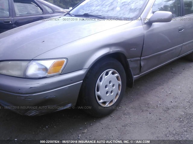 4T1BG22K4WU251471 - 1998 TOYOTA CAMRY CE/LE/XLE GRAY photo 6