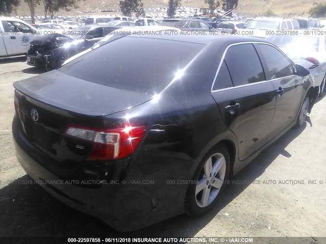 4T1BF1FK4CU126683 - 2012 TOYOTA CAMRY SE/LE/XLE BLACK photo 4