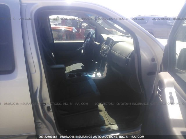 5N1AR18B29C610611 - 2009 NISSAN PATHFINDER S/LE/SE SILVER photo 5