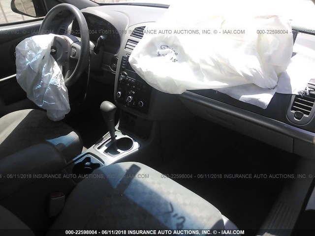 1G1ZT62844F247067 - 2004 CHEVROLET MALIBU MAXX LS WHITE photo 5