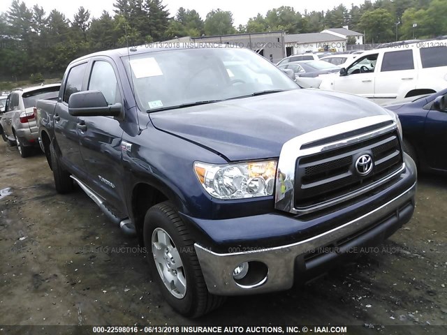 5TFDY5F18CX252761 - 2012 TOYOTA TUNDRA CREWMAX SR5 BLUE photo 1