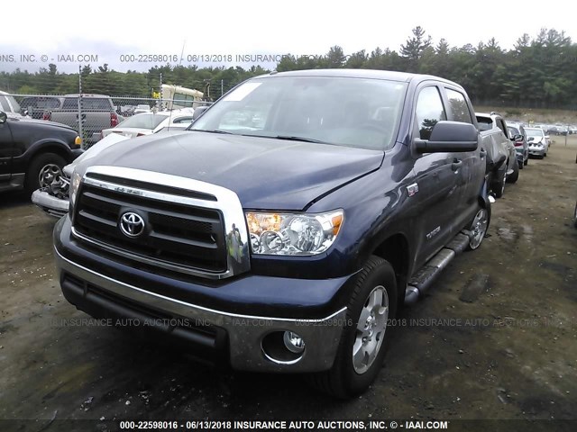 5TFDY5F18CX252761 - 2012 TOYOTA TUNDRA CREWMAX SR5 BLUE photo 2