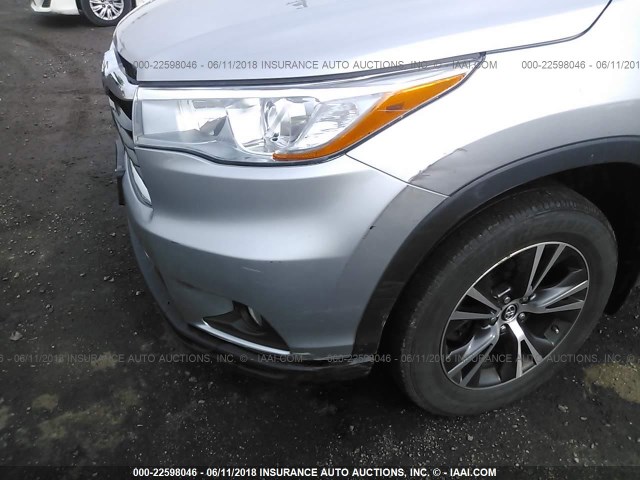 5TDJKRFH2GS263467 - 2016 TOYOTA HIGHLANDER XLE ვერცხლისფერი ფოტო 6