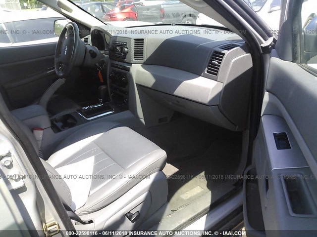 1J4GR48K95C721824 - 2005 JEEP GRAND CHEROKEE LAREDO/COLUMBIA/FREEDOM 银色 照片 5