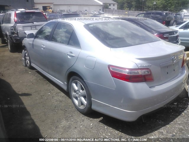 4T1BK46K17U045403 - 2007 TOYOTA CAMRY NEW GENERAT LE/XLE/SE SILVER photo 3