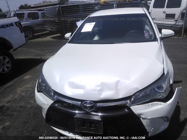 4T1BF1FK5HU271884 - 2017 TOYOTA CAMRY LE/XLE/SE/XSE WHITE photo 6