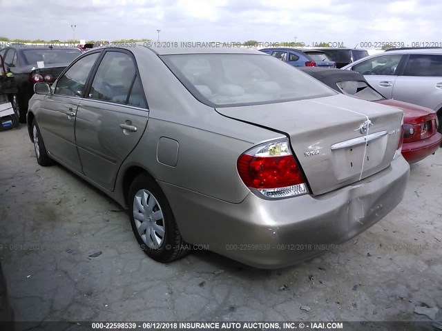 4T1BE32K95U100460 - 2005 TOYOTA CAMRY LE/XLE/SE ოქროსფერი ფოტო 3