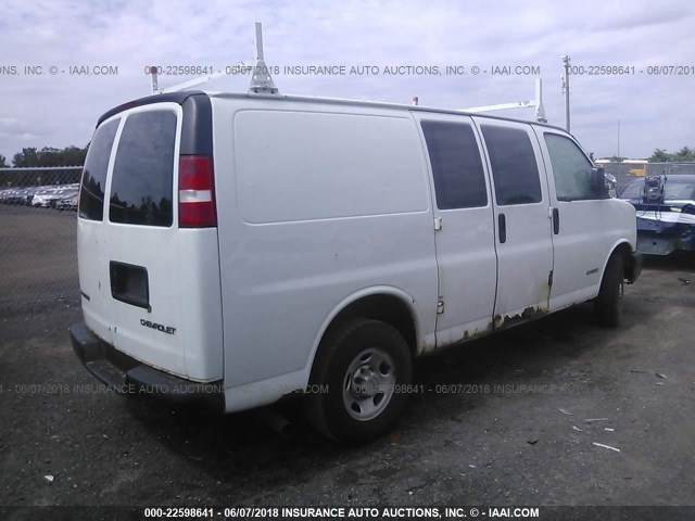 1GCGG25V051188191 - 2005 CHEVROLET EXPRESS G2500  WHITE photo 4