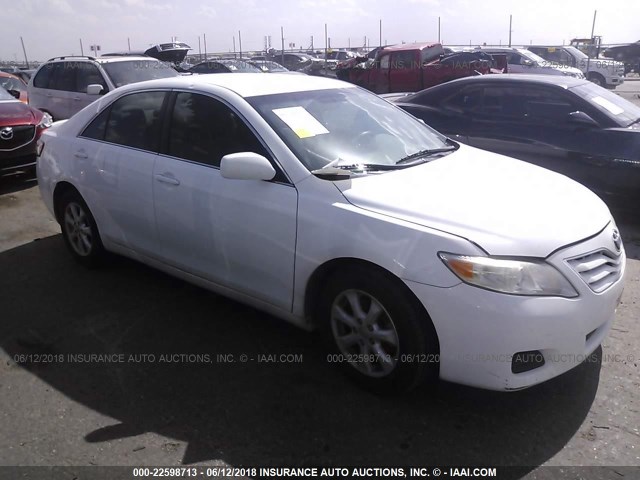 4T4BF3EK8BR198181 - 2011 TOYOTA CAMRY SE/LE/XLE WHITE photo 1