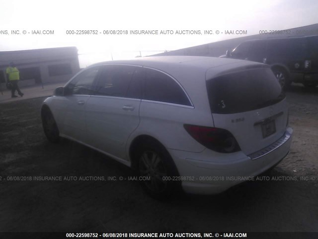 4JGCB56E78A067669 - 2008 MERCEDES-BENZ R 350 WHITE photo 3