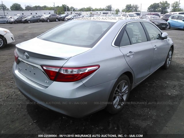 4T1BF1FK5GU197722 - 2016 TOYOTA CAMRY LE/XLE/SE/XSE SILVER photo 4