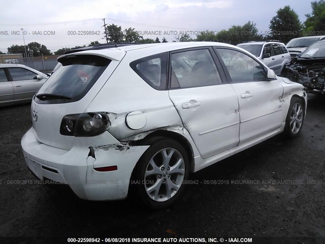 JM1BK343471742687 - 2007 MAZDA 3 HATCHBACK WHITE photo 4