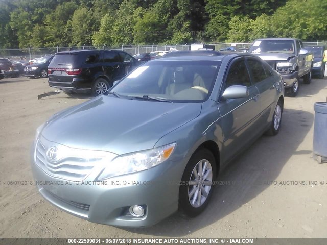 4T1BK3EK5BU622616 - 2011 TOYOTA CAMRY SE/LE/XLE GREEN photo 2