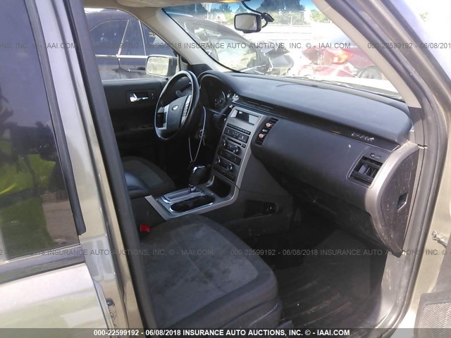 2FMGK5BC8CBD21442 - 2012 FORD FLEX SE GRAY photo 5