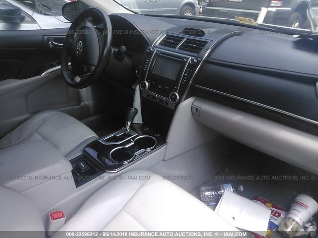 4T4BF1FK0DR276751 - 2013 TOYOTA CAMRY L/SE/LE/XLE SILVER photo 5