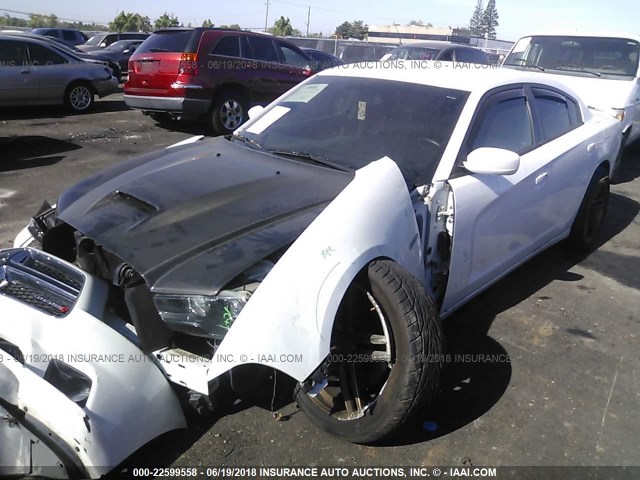 2C3CDXCT6DH542449 - 2013 DODGE CHARGER R/T WHITE photo 2