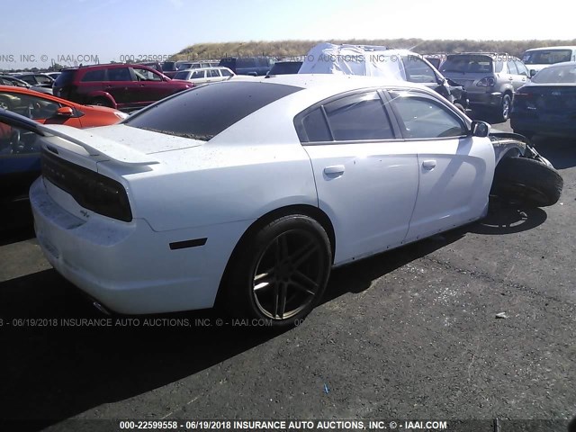 2C3CDXCT6DH542449 - 2013 DODGE CHARGER R/T WHITE photo 4