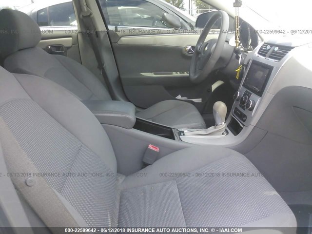 1G1ZA5E00AF105140 - 2010 CHEVROLET MALIBU LS WHITE photo 5