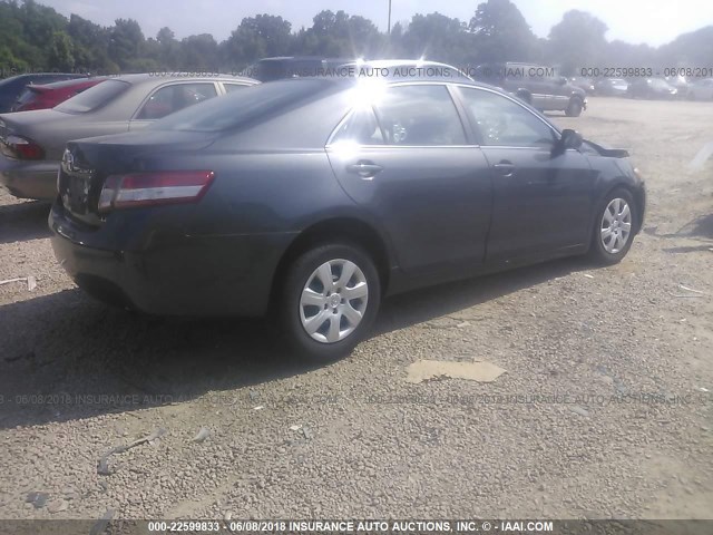 4T1BF3EK5BU725037 - 2011 TOYOTA CAMRY SE/LE/XLE GRAY photo 4