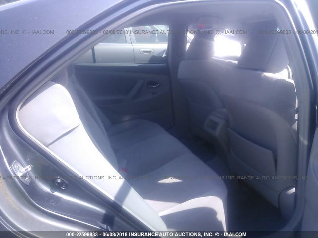 4T1BF3EK5BU725037 - 2011 TOYOTA CAMRY SE/LE/XLE GRAY photo 8