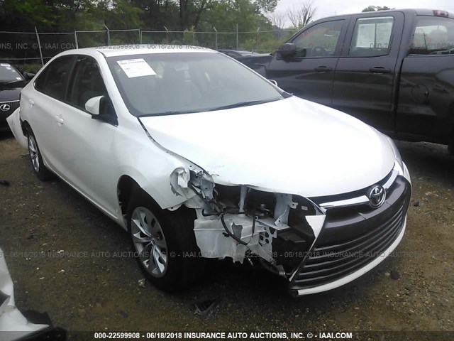 4T1BF1FK3FU936164 - 2015 TOYOTA CAMRY LE/XLE/SE/XSE 白色 照片 1