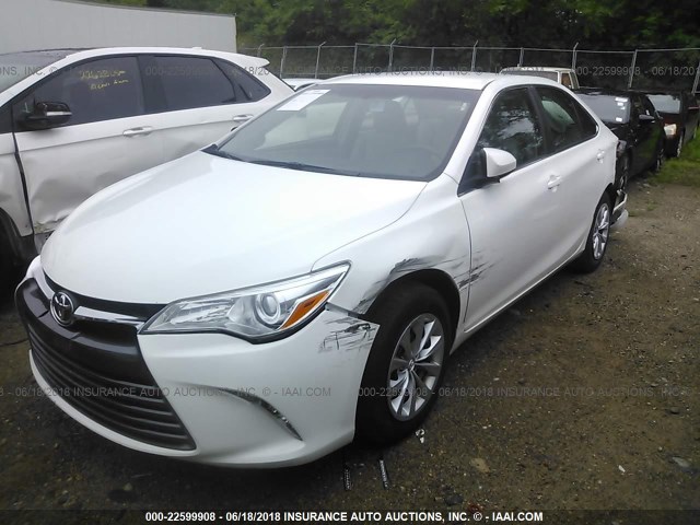4T1BF1FK3FU936164 - 2015 TOYOTA CAMRY LE/XLE/SE/XSE 白色 照片 2