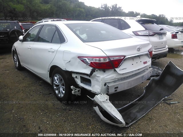 4T1BF1FK3FU936164 - 2015 TOYOTA CAMRY LE/XLE/SE/XSE 白色 照片 3