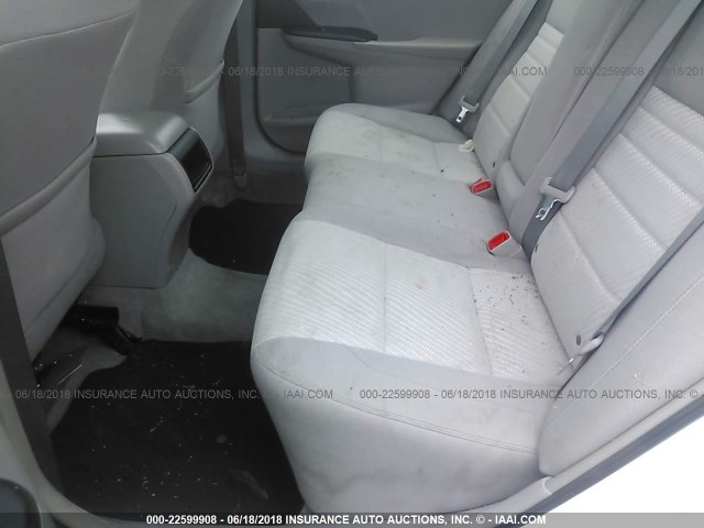 4T1BF1FK3FU936164 - 2015 TOYOTA CAMRY LE/XLE/SE/XSE 白色 照片 8