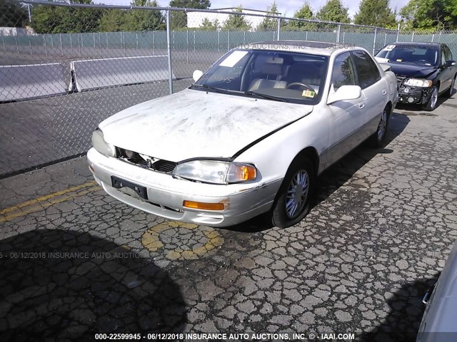 JT2BF12K3T0151133 - 1996 TOYOTA CAMRY LE/XLE/SE თეთრი ფოტო 2