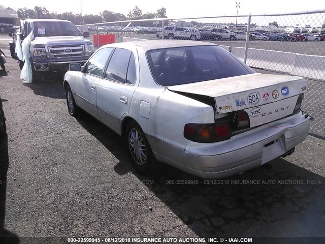 JT2BF12K3T0151133 - 1996 TOYOTA CAMRY LE/XLE/SE თეთრი ფოტო 3