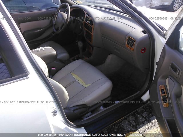 JT2BF12K3T0151133 - 1996 TOYOTA CAMRY LE/XLE/SE თეთრი ფოტო 5