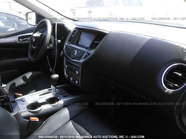 5N1DR2MN9HC690426 - 2017 NISSAN PATHFINDER S/SV/SL/PLATINUM 白色 照片 5