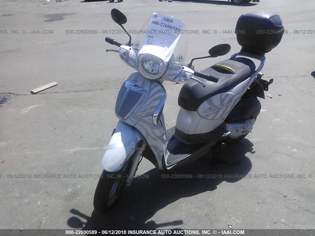 ZD4RBC00X9J000411 - 2009 APRILIA SCARABEO 200 GRAY photo 2