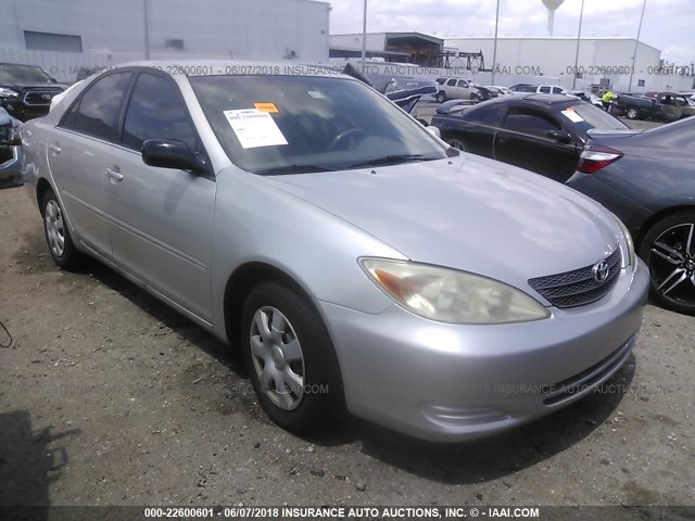 4T1BE32K33U751340 - 2003 TOYOTA CAMRY LE/XLE/SE ვერცხლისფერი ფოტო 1