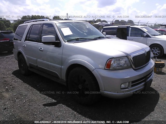 5LMFU28R03LJ37366 - 2003 LINCOLN NAVIGATOR SILVER photo 1
