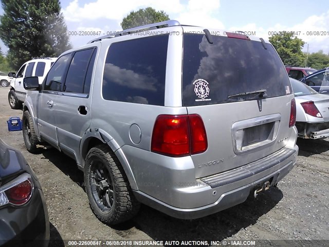 5LMFU28R03LJ37366 - 2003 LINCOLN NAVIGATOR SILVER photo 3