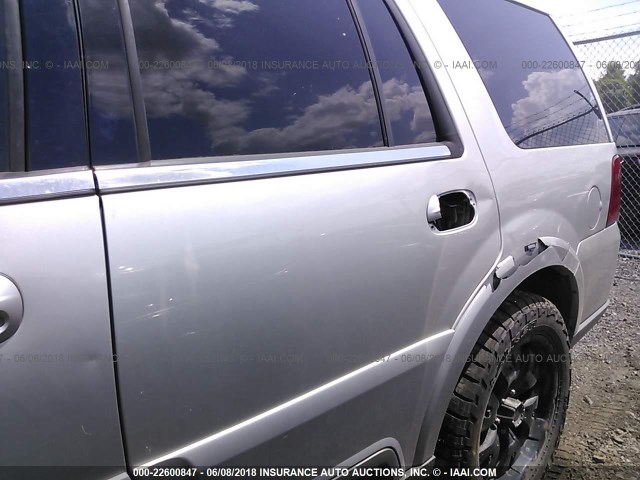 5LMFU28R03LJ37366 - 2003 LINCOLN NAVIGATOR SILVER photo 6