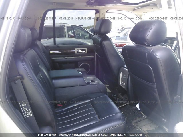 5LMFU28R03LJ37366 - 2003 LINCOLN NAVIGATOR SILVER photo 8