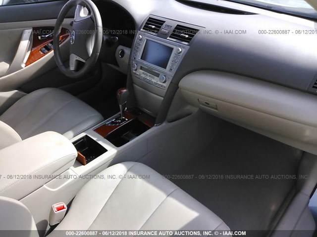 4T1BK3EK8BU629155 - 2011 TOYOTA CAMRY SE/LE/XLE 青绿色 照片 5