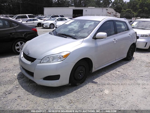 2T1KU4EE6DC950593 - 2013 TOYOTA COROLLA MATRIX  SILVER photo 2