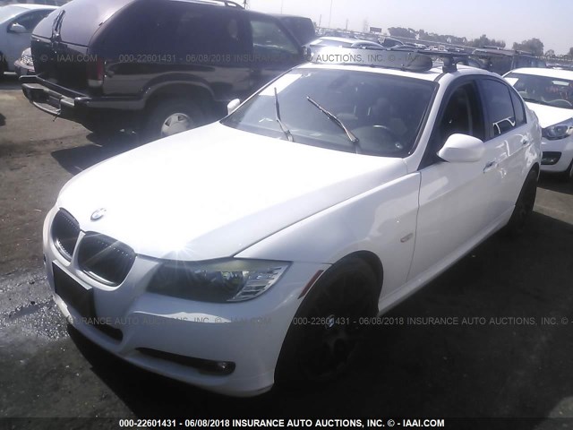 WBAPH5G51ANM35990 - 2010 BMW 328 I SULEV WHITE photo 2