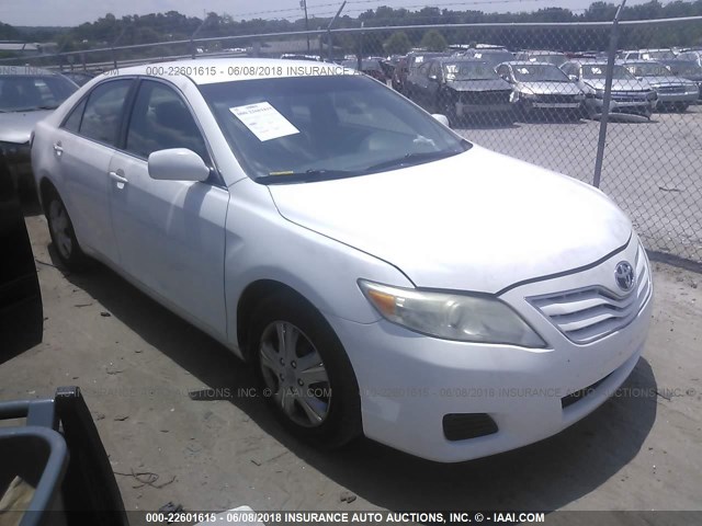4T1BF3EK5BU586561 - 2011 TOYOTA CAMRY SE/LE/XLE WHITE photo 1