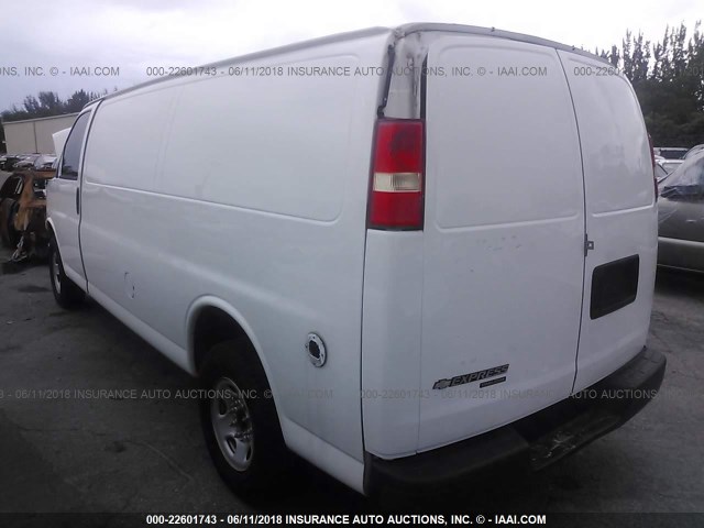 1GCWGGCA0D1125406 - 2013 CHEVROLET EXPRESS G2500  WHITE photo 3