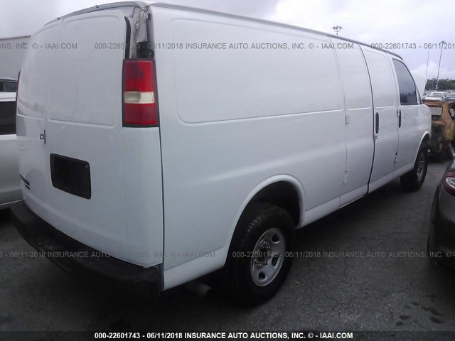 1GCWGGCA0D1125406 - 2013 CHEVROLET EXPRESS G2500  WHITE photo 4