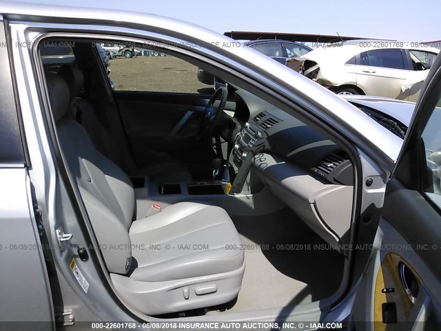 4T1BK46K67U519541 - 2007 TOYOTA CAMRY NEW GENERAT LE/XLE/SE SILVER photo 5