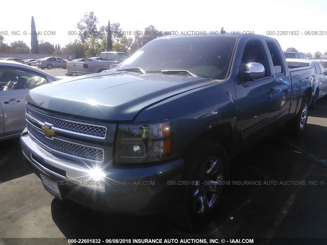 1GCRCREA0BZ456213 - 2011 CHEVROLET SILVERADO C1500  LS BLUE photo 2