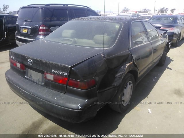 4T1BG22K0VU004141 - 1997 TOYOTA CAMRY CE/LE/XLE 黑色 照片 4