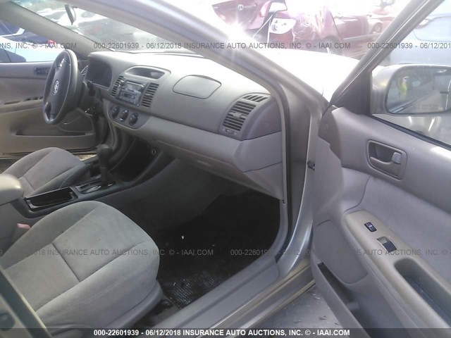 4T1BE32K62U640778 - 2002 TOYOTA CAMRY LE/XLE/SE 棕色 照片 5