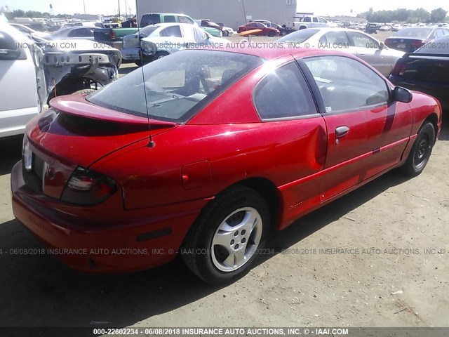 3G2JB12F15S191650 - 2005 PONTIAC SUNFIRE RED photo 4